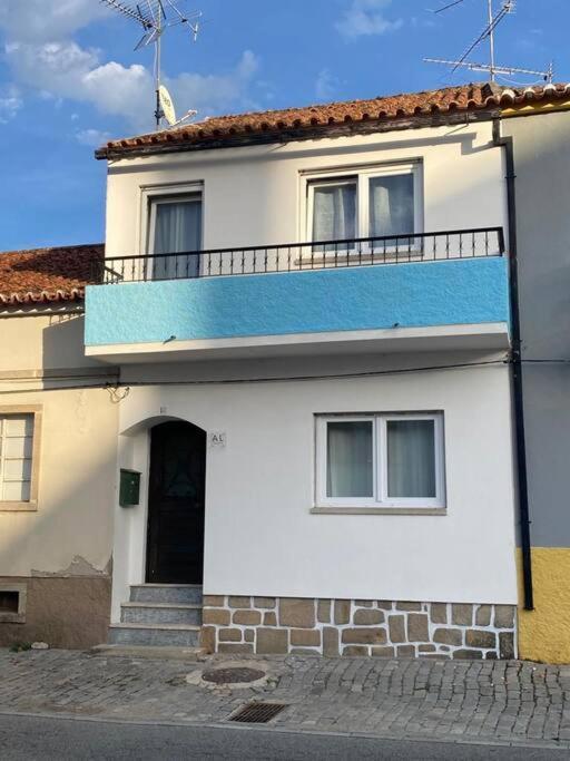 Caminho Da Vila Moradia. Escalos de Cima Eksteriør bilde
